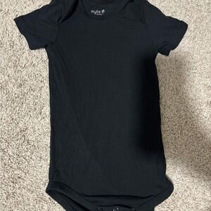 Kyte Baby Black Short Sleeve Onesie 18-24 Months